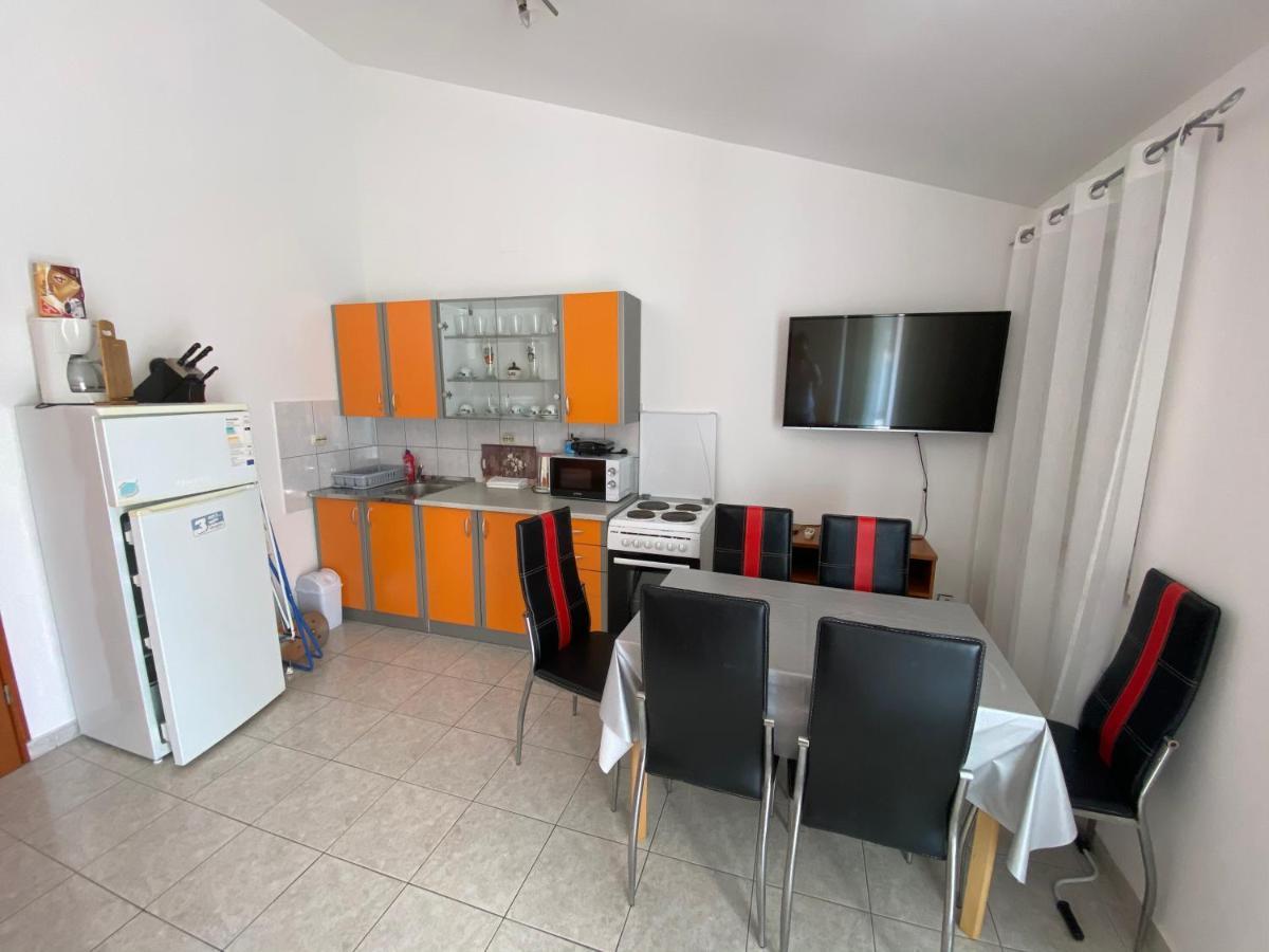 Apartmani Anita สตารีกราด-ปาเคลนีซา ภายนอก รูปภาพ