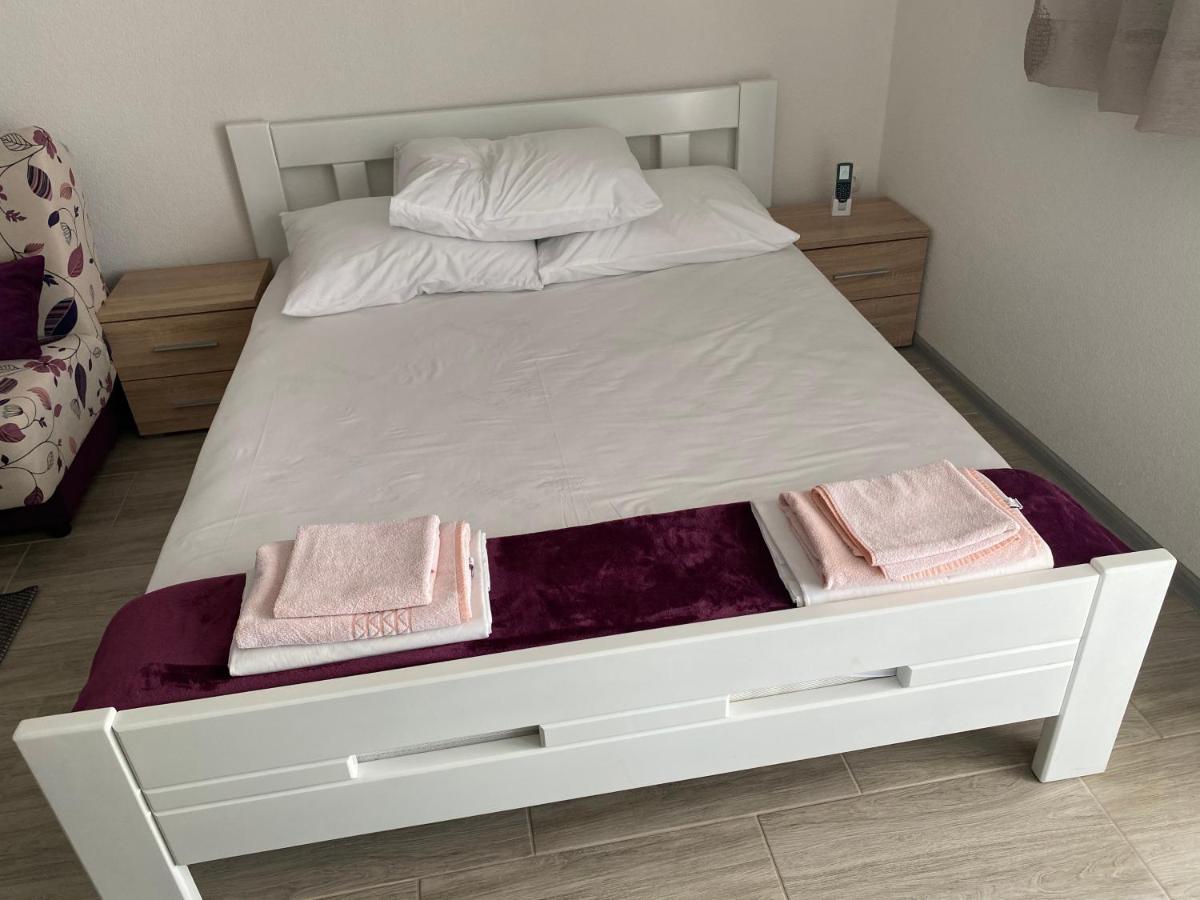 Apartmani Anita สตารีกราด-ปาเคลนีซา ภายนอก รูปภาพ