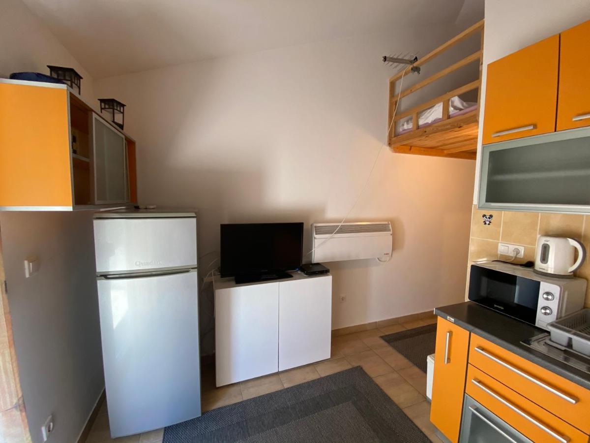 Apartmani Anita สตารีกราด-ปาเคลนีซา ภายนอก รูปภาพ